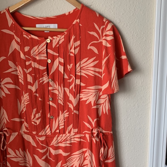 Loft coral color floral print dress🌼 - Picture 3 of 13